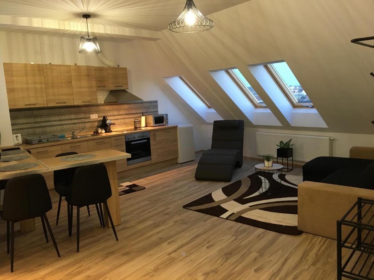 Queen Apartman Дебрецен Экстерьер фото
